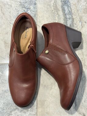 Clarks Women's Brown Leather Ankle Booties